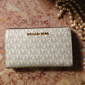 OBO Michael Kors Mk Signature Clasp Wallet